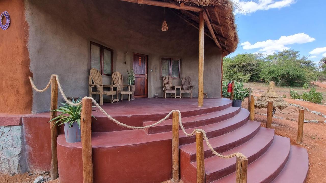 Lodge Africa Safari Maasai Boma Serengeti